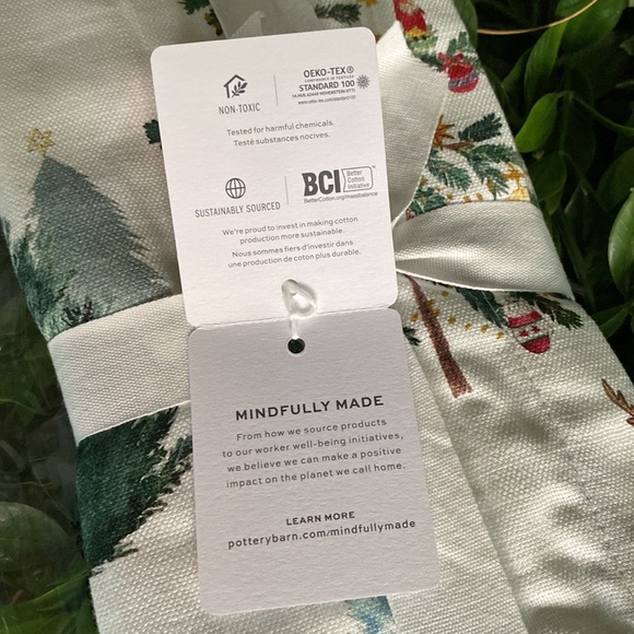 Potter Barn Rustic Charm Christmas In The Country Cotton Napkins -Set Of 4 - Picture 14 of 16